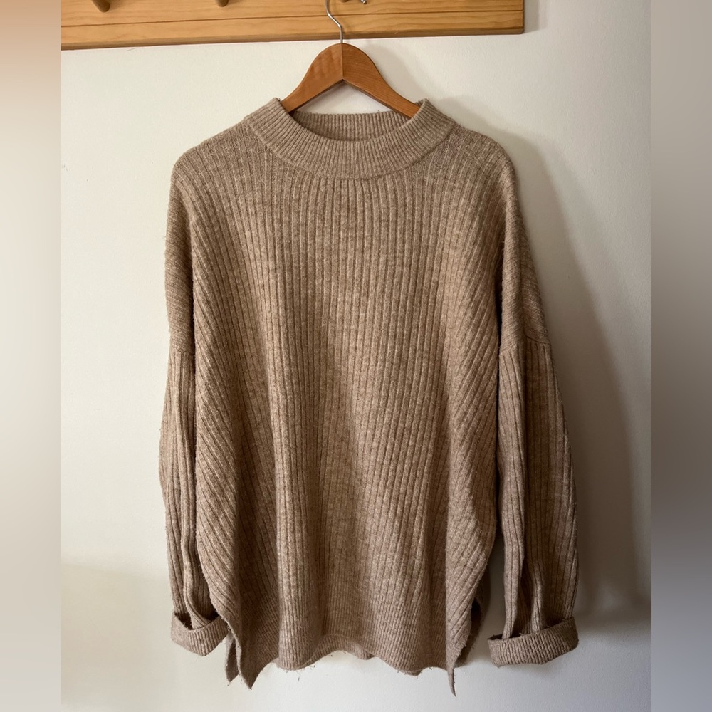 Oversized sweater in oatmeal